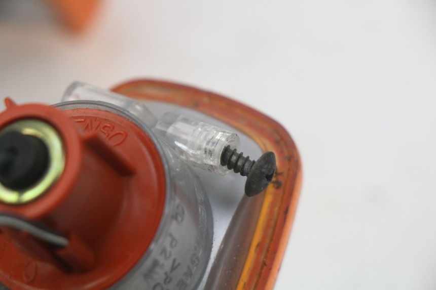 photo de INTERMITENTE DELANTERO SUZUKI XF FREEWIND 650 (1997 - 2003) - Detalle de la pieza