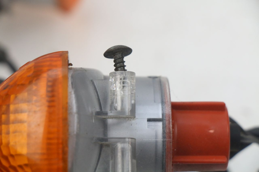 photo de INTERMITENTE DELANTERO SUZUKI XF FREEWIND 650 (1997 - 2003) - Zoom estado de uso