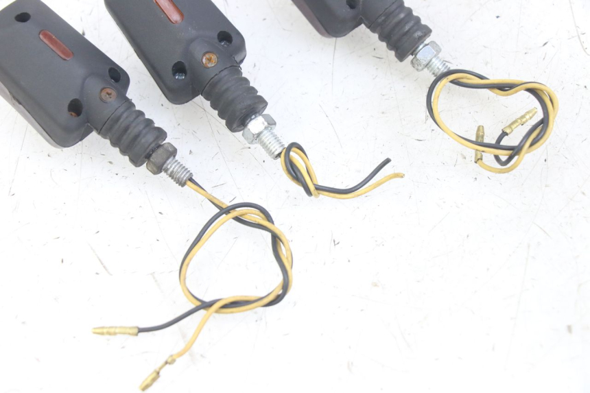 photo de DELANTERO INTERMITENTE YAMAHA XJN DIVERSION 600 (2000 - 2003) - Detalle de la pieza