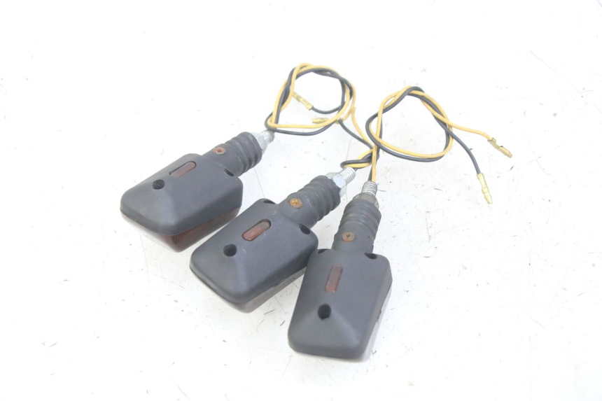 photo de DELANTERO INTERMITENTE YAMAHA XJN DIVERSION 600 (2000 - 2003) - Otra perspectiva