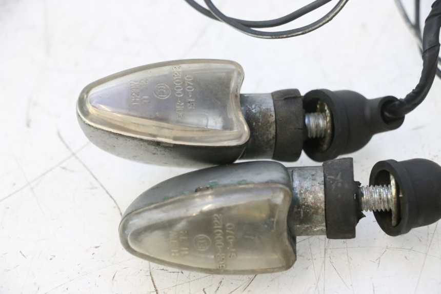 photo de DELANTERO INTERMITENTE YAMAHA XJR 1300 (1998 - 2002) - Detalles de los puntos de fijación