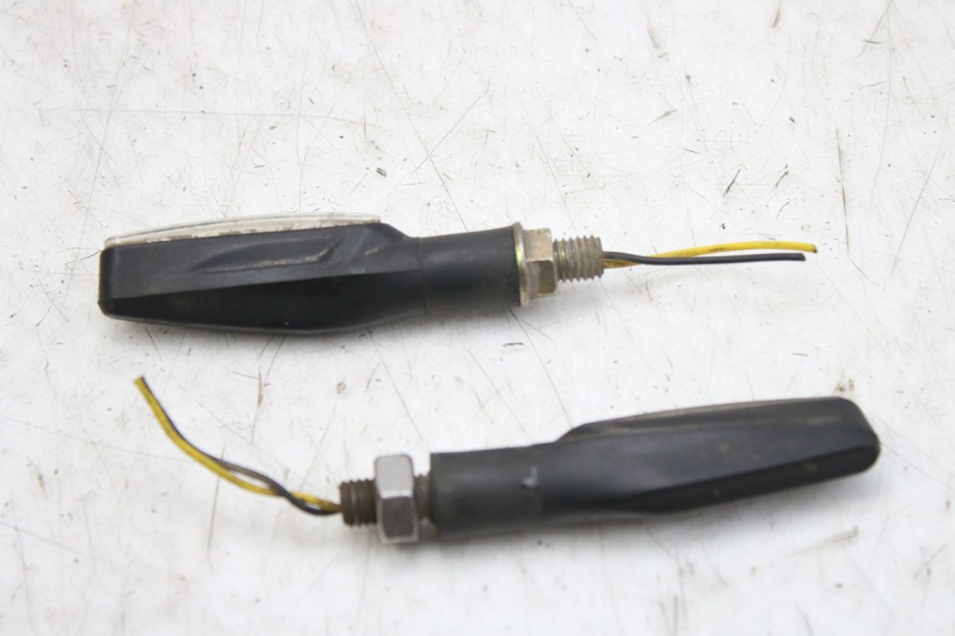 photo de INTERMITENTE DELANTERO ZHEJIANG XMOTOS XB-81 50 - Zoom estado de uso