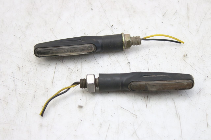 photo de INTERMITENTE DELANTERO ZHEJIANG XMOTOS XB-81 50 - Otra perspectiva