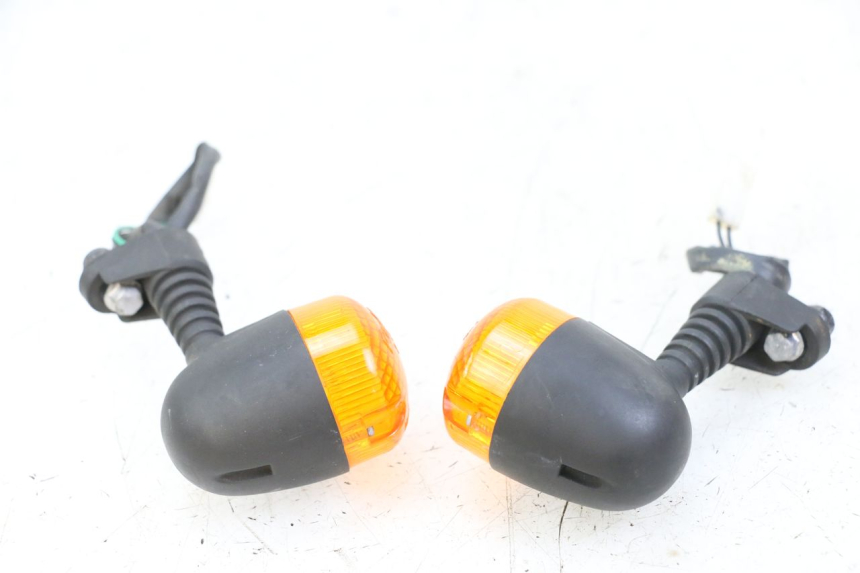 photo de DELANTERO INTERMITENTE YAMAHA NEOS NEO'S 4T 50 (2008 - 2016) - Detalles de los puntos de fijación