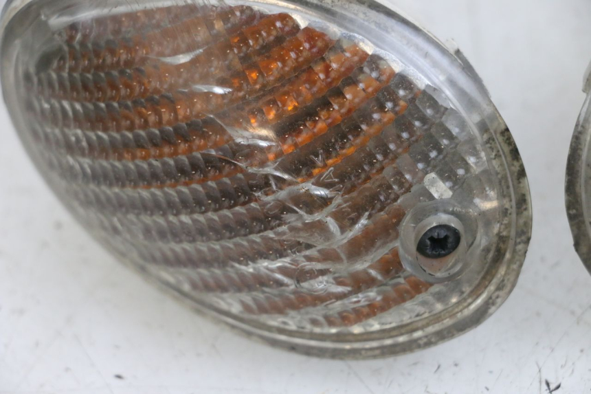 photo de DELANTERO INTERMITENTE YAMAHA YN NEO'S 50 (1997 - 2004) - Detalles de los puntos de fijación