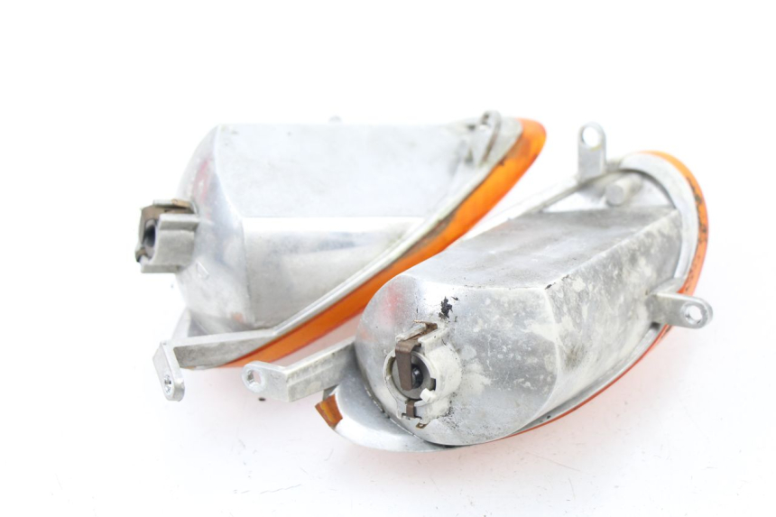 photo de DELANTERO INTERMITENTE YAMAHA YP MAJESTY 125 (1998 - 2001) - Primer plano técnico