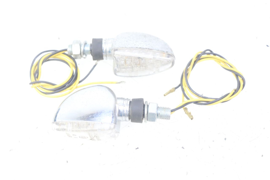 photo de INTERMITENTE DELANTERO KAWASAKI ZEPHYR 1100 ( - 1995) - Detalle de la pieza