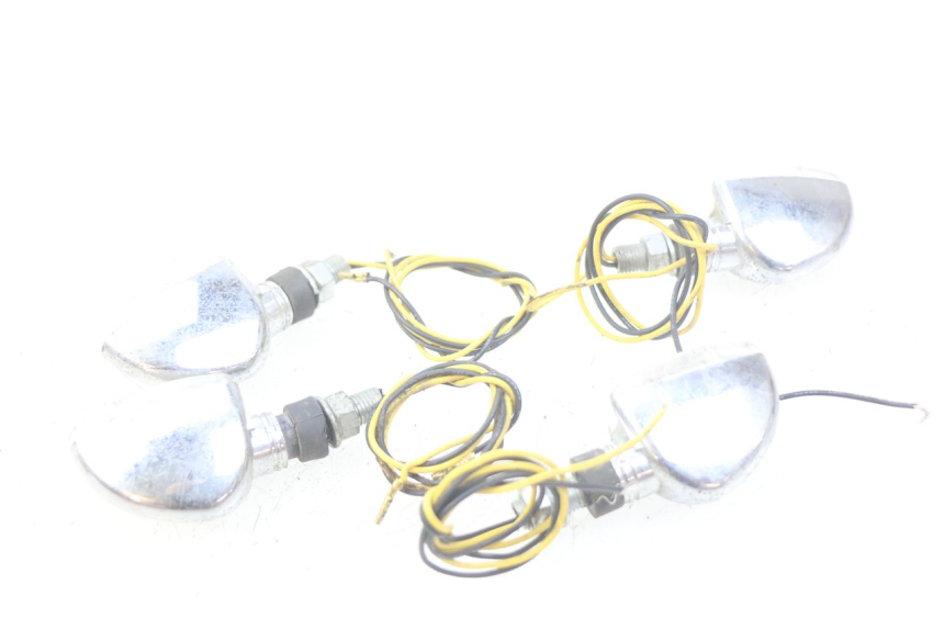 photo de INTERMITENTE DELANTERO KAWASAKI ZEPHYR 1100 ( - 1995) - Zoom estado de uso