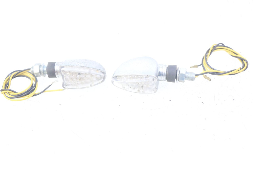 photo de INTERMITENTE DELANTERO KAWASAKI ZEPHYR 1100 ( - 1995) - Marcados y referencias originales