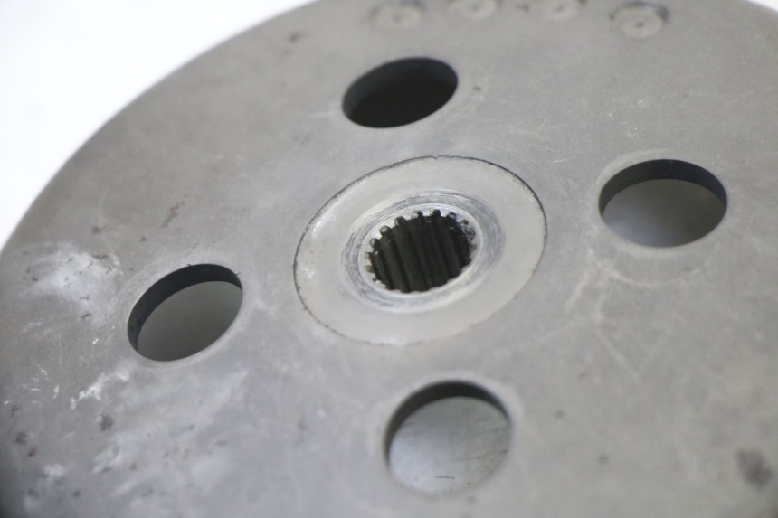 photo de CASA EMBRAGUE SUZUKI BURGMAN 125 (2007 - 2014) - Detalle de la pieza