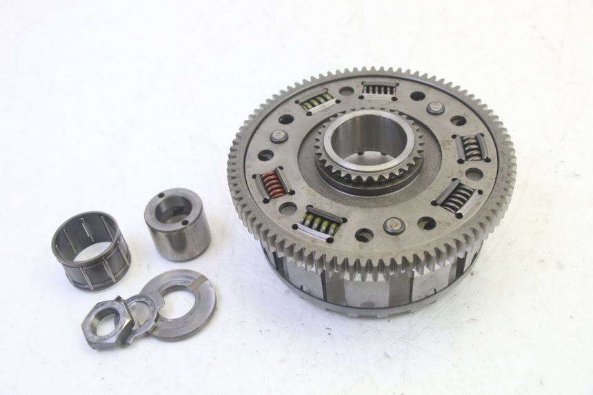 photo de CASA EMBRAGUE YAMAHA FZ6 N FAZER 600 (2004 - 2006) - Primer plano técnico