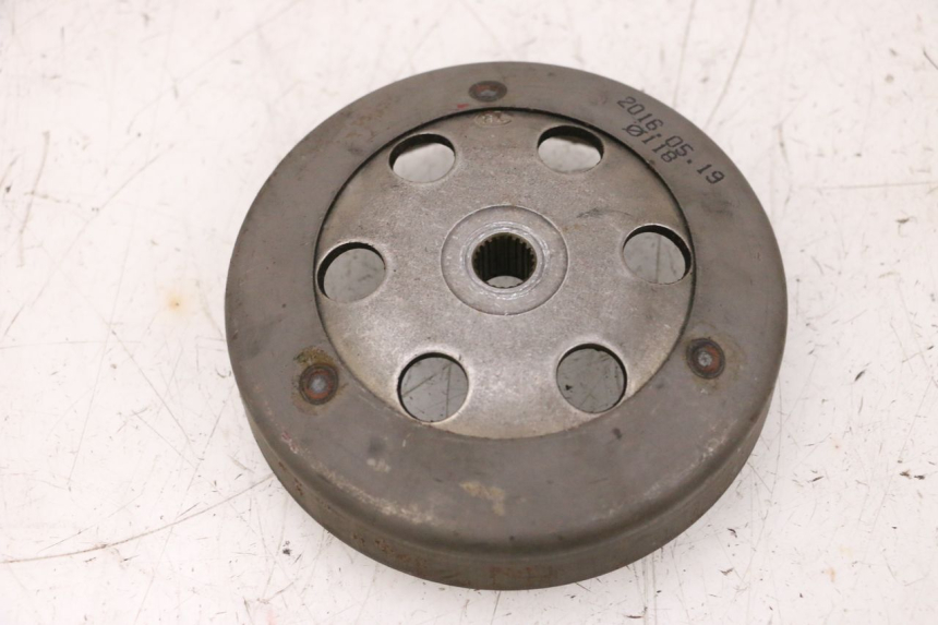 photo de CASA EMBRAGUE PEUGEOT KISBEE 4T 50 (2010 - 2017) - Primer plano técnico