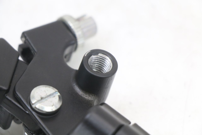 photo de SOPORTE MANETA EMBRAGUE ARCHIVE CAFE RACER 4T 50 (2019 - 2024) - Zoom estado de uso