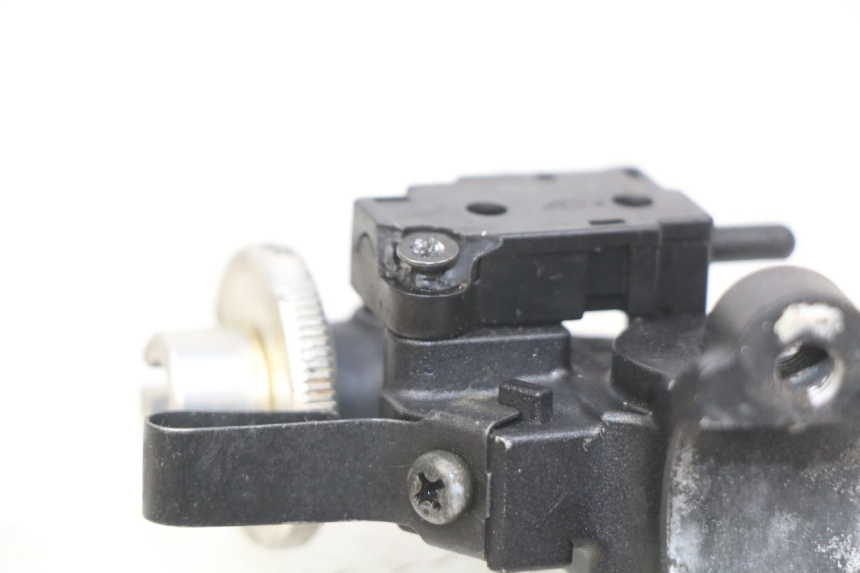 photo de CUBIERTA DE EMBRAGUE HONDA CB R 1000 (2018 - 2023) - Zoom estado de uso