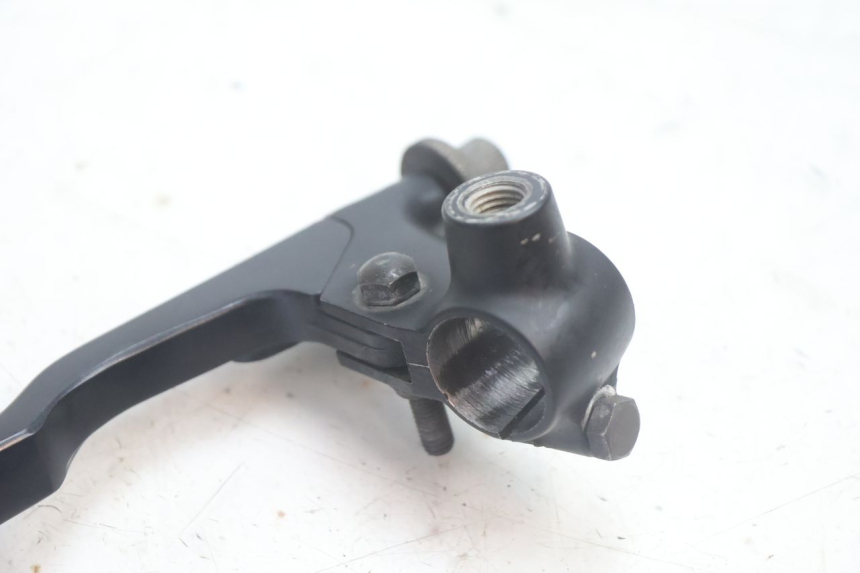 photo de SOPORTE MANETA EMBRAGUE SUZUKI DR S 600 (1985 - 1989) - Detalles de los puntos de fijación