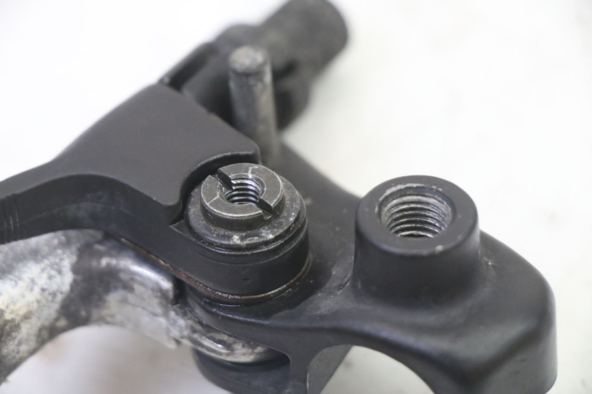 photo de SOPORTE MANETA EMBRAGUE APRILIA ETX 125 (1998 - 2002) - Primer plano técnico