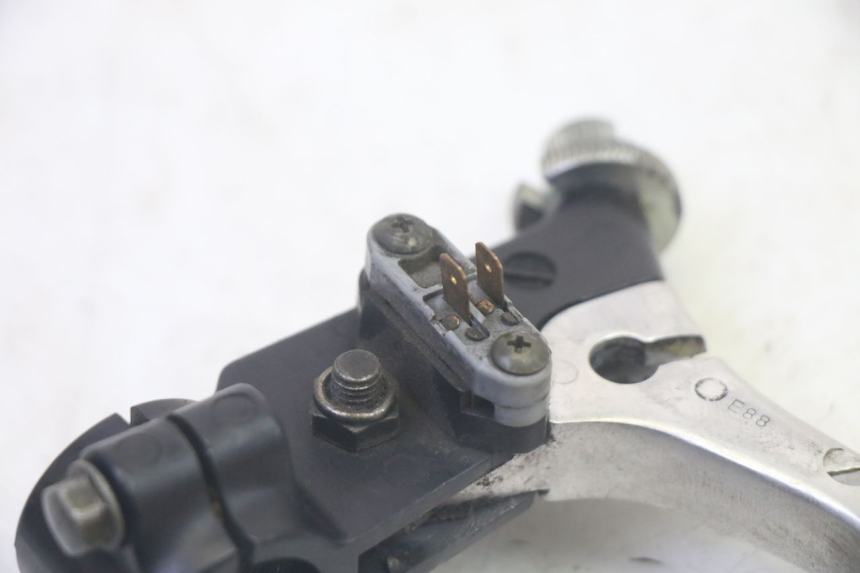 photo de SOPORTE MANETA EMBRAGUE SUZUKI GSF N BANDIT 600 (1996 - 1999) - Detalles de los puntos de fijación