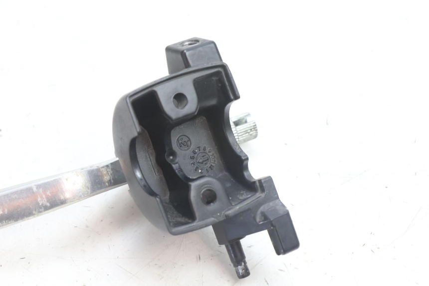 photo de SOPORTE MANETA EMBRAGUE RIEJU MRT PRO SUPERMOTARD 50 (2007 - 2018) - Detalles de los puntos de fijación