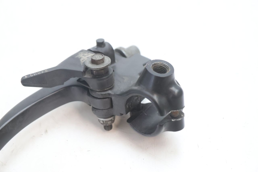 photo de SOPORTE MANETA EMBRAGUE HONDA XRV AFRICA TWIN 750 (1990 - 1992) - Primer plano técnico