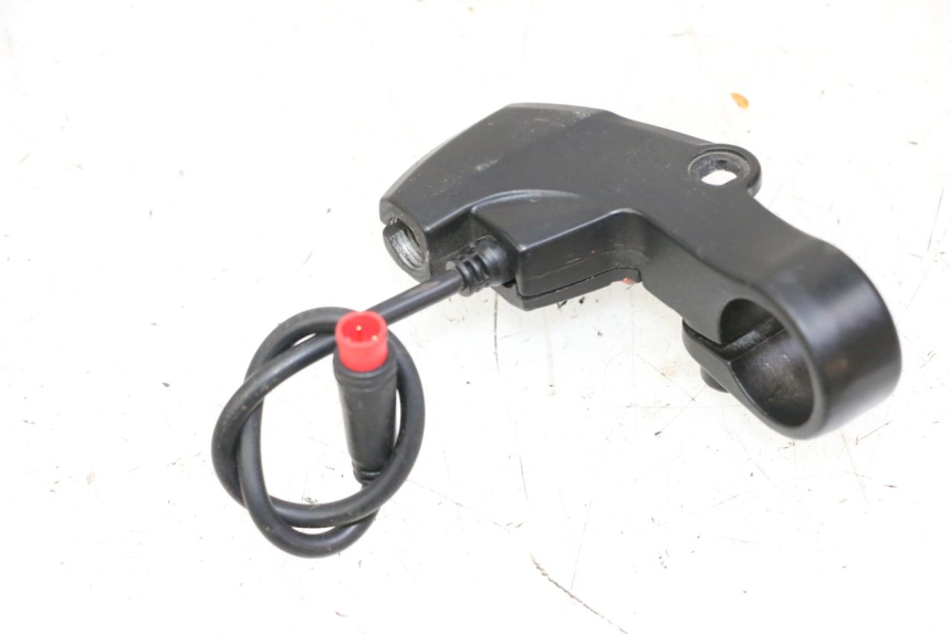 photo de SOPORTE MANETA FRENO DERECHA URBANGLIDE E-CROSS PRO 1 - Detalles de los puntos de fijación