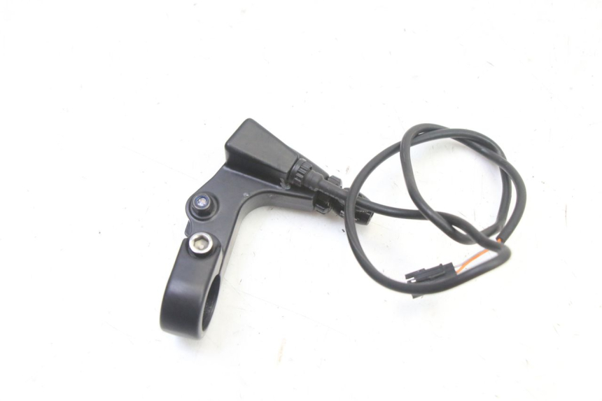 photo de SOPORTE MANETA FRENO DERECHA PUNK ELECTRIC RIDER 1 - Detalles de los puntos de fijación