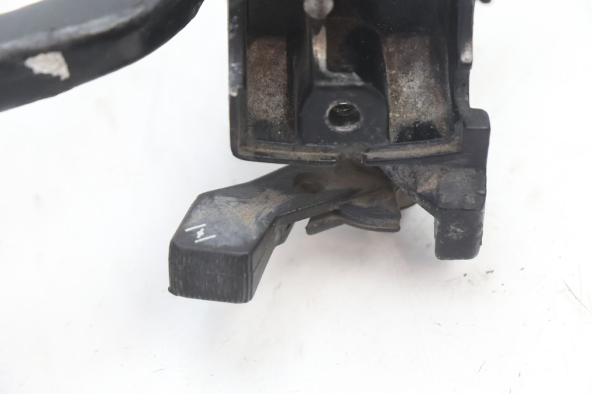 photo de SOPORTE MANETA FRENO IZQUIERDA MBK BOOSTER SPIRIT 50 (1996 - 1999) - Detalles de los puntos de fijación