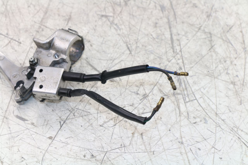 photo de SOPORTE MANETA FRENO IZQUIERDA BAOTIAN BT COLLECTOR 50 (2005 - 2013) - Otra perspectiva