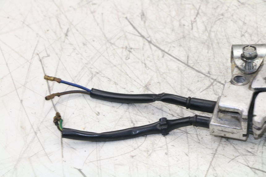 photo de SOPORTE MANETA FRENO IZQUIERDA BAOTIAN BT COLLECTOR 50 (2005 - 2013) - Detalles de los puntos de fijación