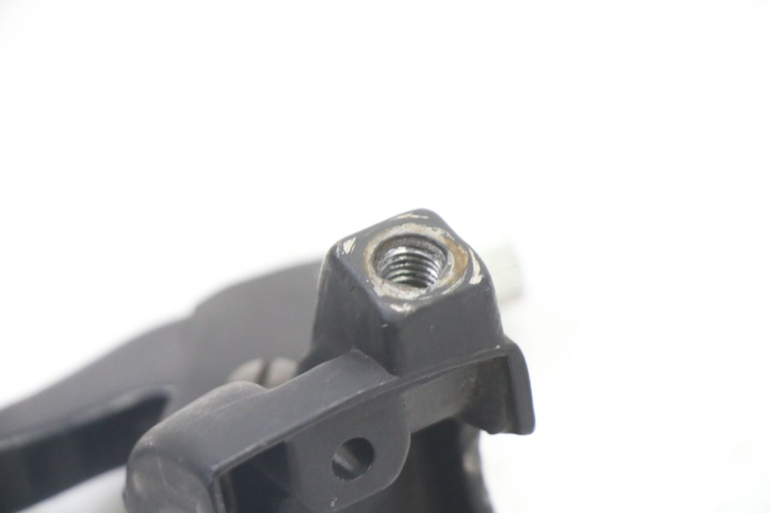 photo de SOPORTE MANETA FRENO IZQUIERDA DERBI SENDA R X-TREME 50 (2006 - 2010) - Primer plano técnico