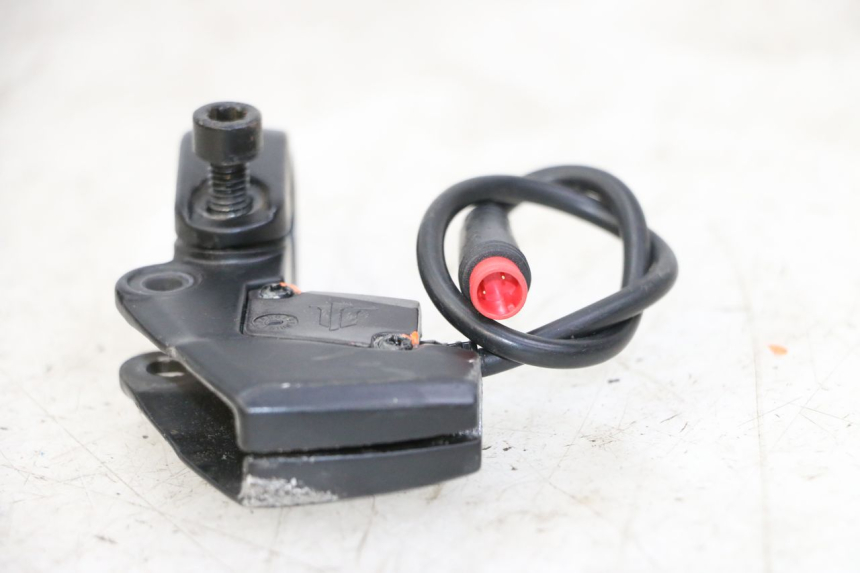 photo de SOPORTE MANETA FRENO IZQUIERDA URBANGLIDE E-CROSS PRO 1 - Detalle de la pieza