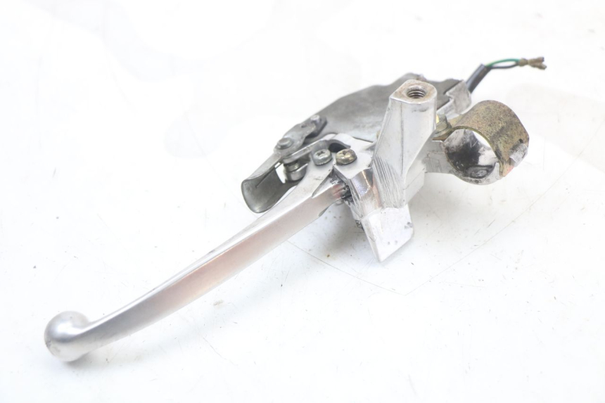 photo de SOPORTE MANETA FRENO IZQUIERDA HONDA NES AROBASE 125 (2000 - 2003) - Primer plano técnico