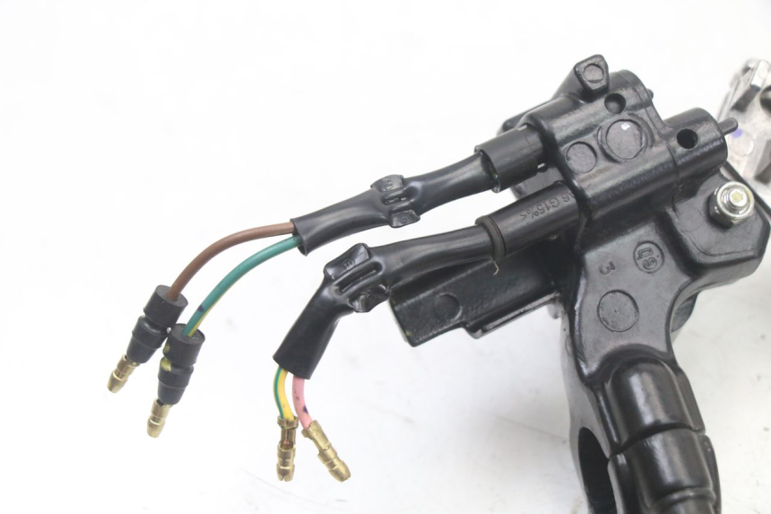 photo de SOPORTE MANETA FRENO IZQUIERDA HONDA PCX (JF57/JF64) 125 (2014 - 2018) - Detalles de los puntos de fijación