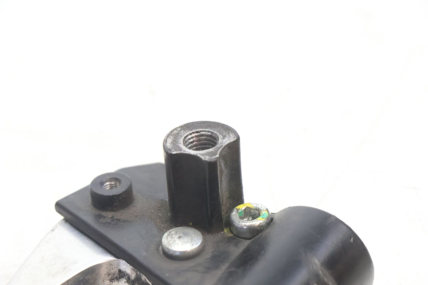 photo de SOPORTE MANETA FRENO IZQUIERDA PIAGGIO LIBERTY IGET 4T 50 (2021 - 2025) - Zoom estado de uso