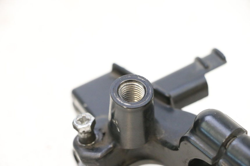 photo de SOPORTE MANETA FRENO IZQUIERDA HONDA PCX (JF57/JF64) 125 (2014 - 2018) - Otra perspectiva