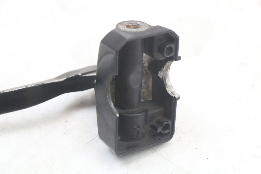 photo de SOPORTE MANETA FRENO IZQUIERDA PEUGEOT STREETZONE 4T 50 (2018 - 2023) - Otra perspectiva