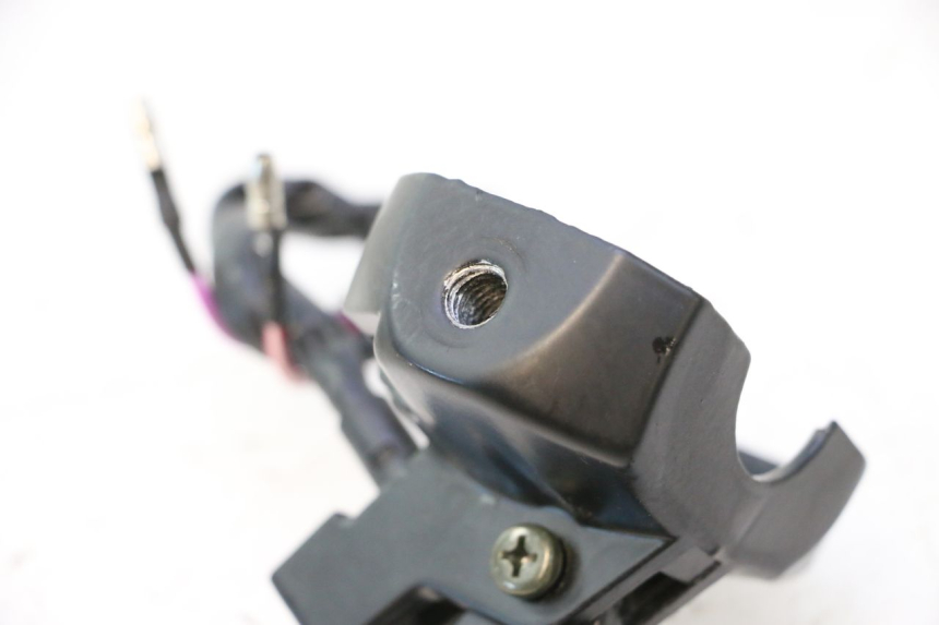 photo de SOPORTE MANETA FRENO IZQUIERDA TNT MOTOR ROMA 12' 2T 50 (2007 - 2018) - Detalles de los puntos de fijación