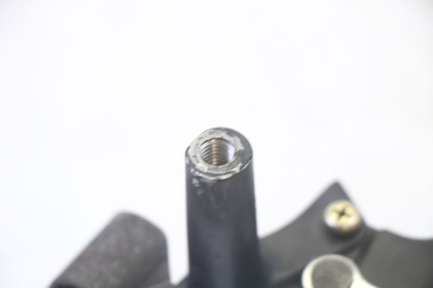 photo de PALANCA DE FRENO IZQUIERDA HONDA SCV LEAD 100 (2003 - 2007) - Primer plano técnico