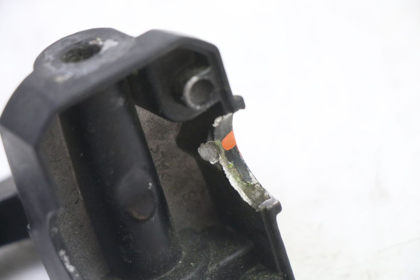 photo de SOPORTE MANETA FRENO IZQUIERDA PEUGEOT STREETZONE I NAKED 2T 50 (2018 - 2020) - Primer plano técnico