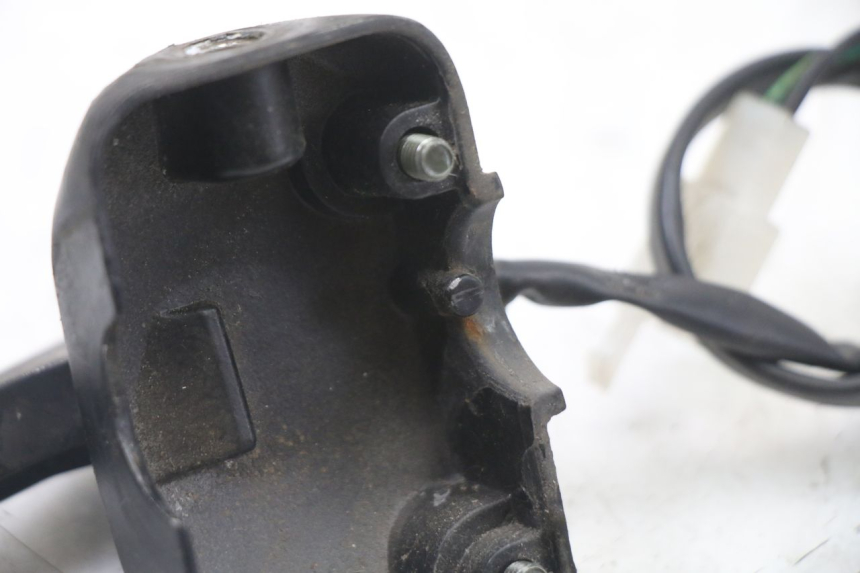 photo de SOPORTE MANETA FRENO IZQUIERDA UNIVERSAL BIKE ZN50QT-11B 50 (2018 - 2021) - Primer plano técnico