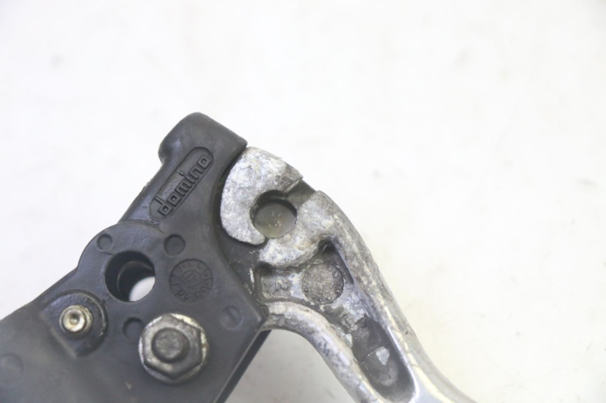 photo de SOPORTE MANETA FRENO IZQUIERDA PIAGGIO VESPA S 2T 50 (2007 - 2014) - Primer plano técnico