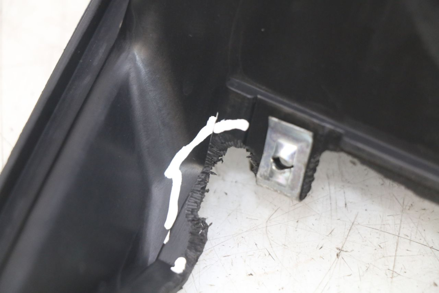 photo de ASIENTO DE ALMACENAMIENTO KYMCO AGILITY 16+ 4T 50 (2018 - 2023) - Zoom estado de uso