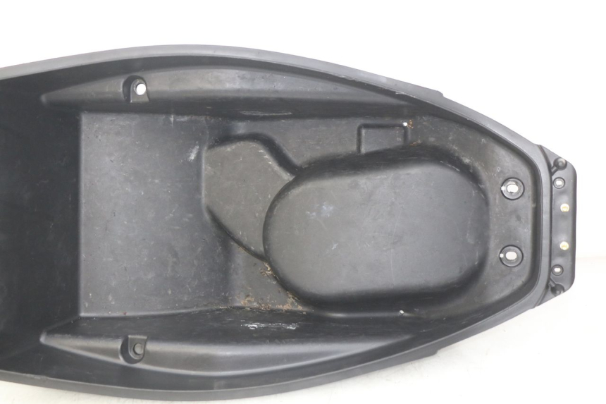 photo de ASIENTO DE ALMACENAMIENTO KYMCO AGILITY 16+ 4T 50 (2018 - 2023) - Recambio usado revisado