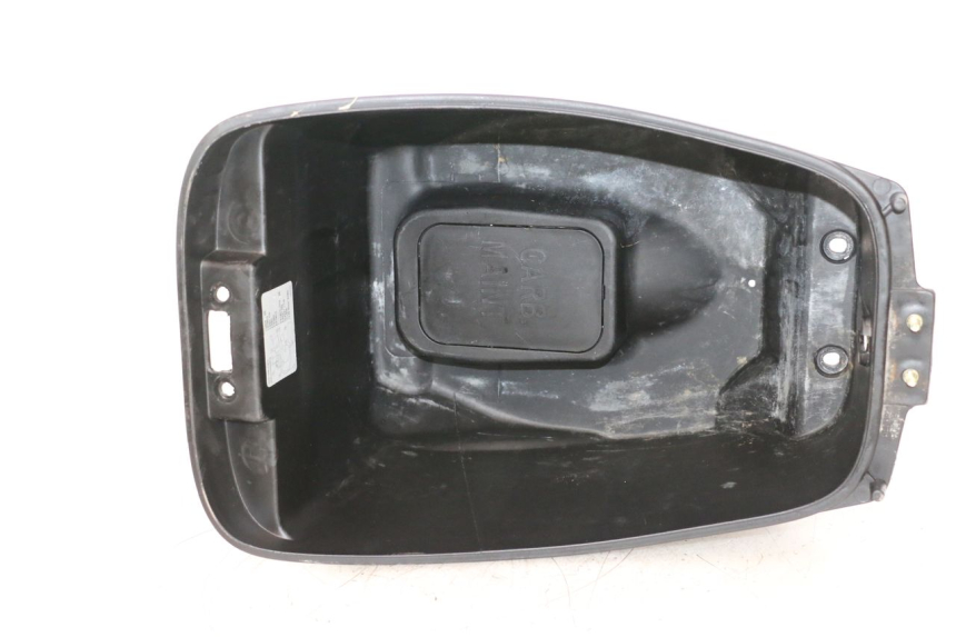 photo de CAJA DEL ASIENTO KYMCO AGILITY 4T 50 (2005 - 2018) - Primer plano técnico