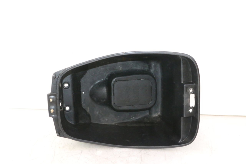 photo de ASIENTO DE ALMACENAMIENTO KYMCO AGILITY 4T 50 (2018 - 2022) - Detalle de la pieza