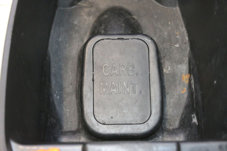 photo de ASIENTO DE ALMACENAMIENTO KYMCO AGILITY 4T 50 (2018 - 2022) - Primer plano técnico