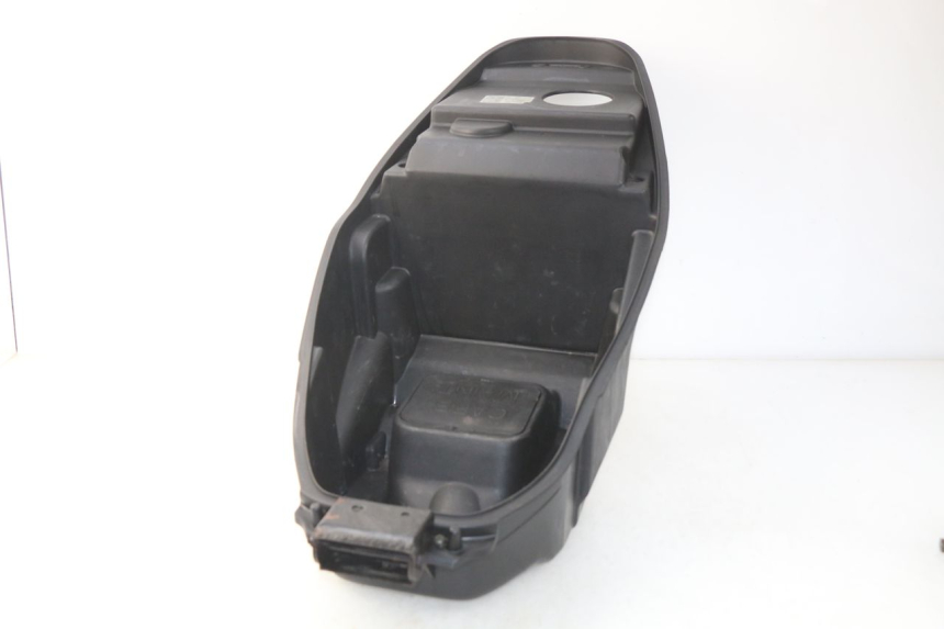 photo de ASIENTO COFRE KYMCO AGILITY CITY 4T 50 (2008 - 2016) - Primer plano técnico