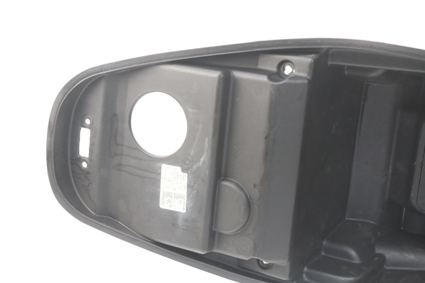 photo de ASIENTO COFRE KYMCO AGILITY CITY 4T 50 (2008 - 2016) - Detalles de los puntos de fijación