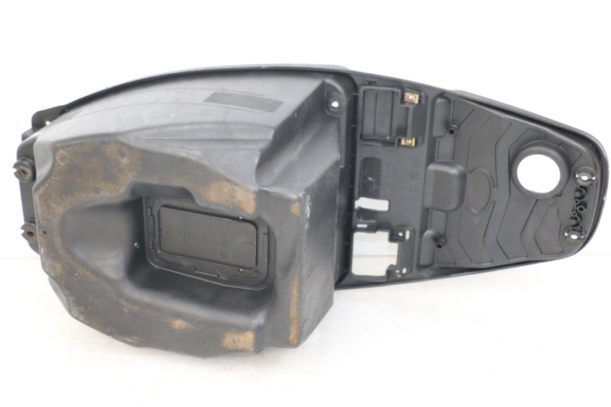 photo de CAJA DEL ASIENTO KYMCO AGILITY RS 4T 50 (2009 - 2013) - Detalle de la pieza