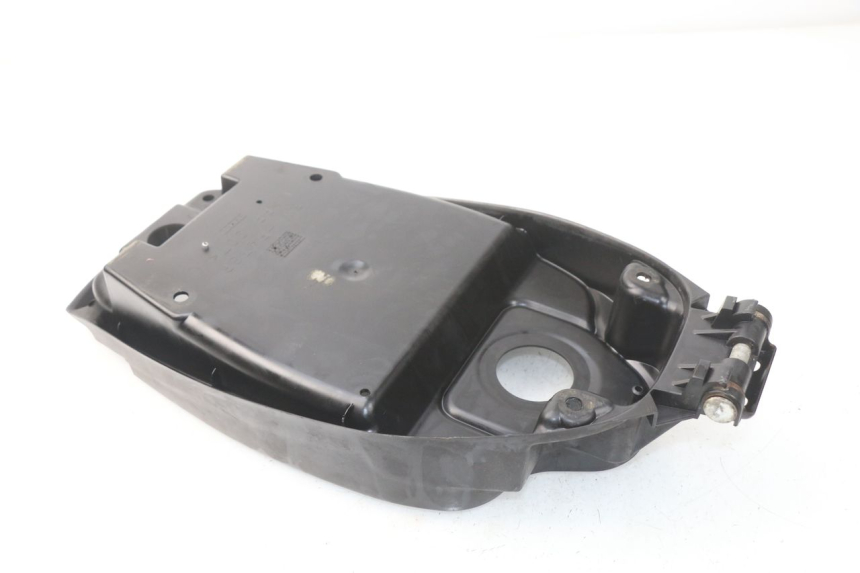 photo de ASIENTO DE ALMACENAMIENTO MBK BOOSTER SPIRIT 50 (2004 - 2017) - Detalle de la pieza