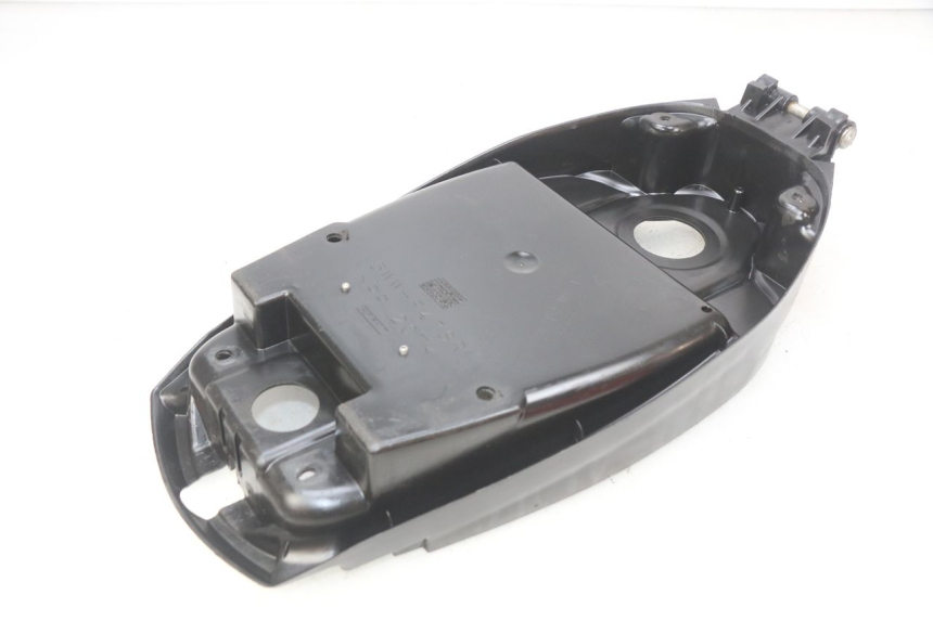 photo de CAJA DEL ASIENTO MBK BOOSTER SPIRIT NAKED 50 (2004 - 2017) - Zoom estado de uso